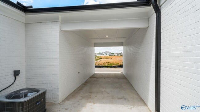 Building Photo - 329 Hay Rake Dr
