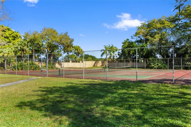 Building Photo - 22940 Oxford Pl