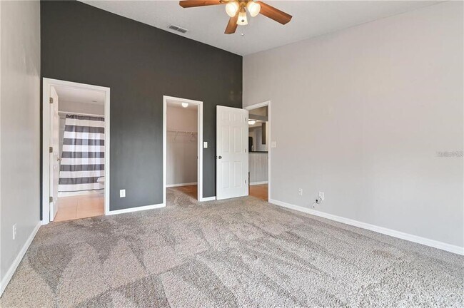 Building Photo - 929 Robinson Ave