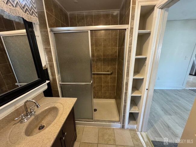 Building Photo - 379 Market St