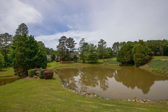 Building Photo - Charming 3 bed, 2.5 bath home with bonus t...