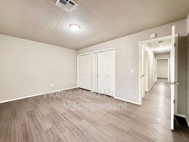 Building Photo - 2220 NW 118th St