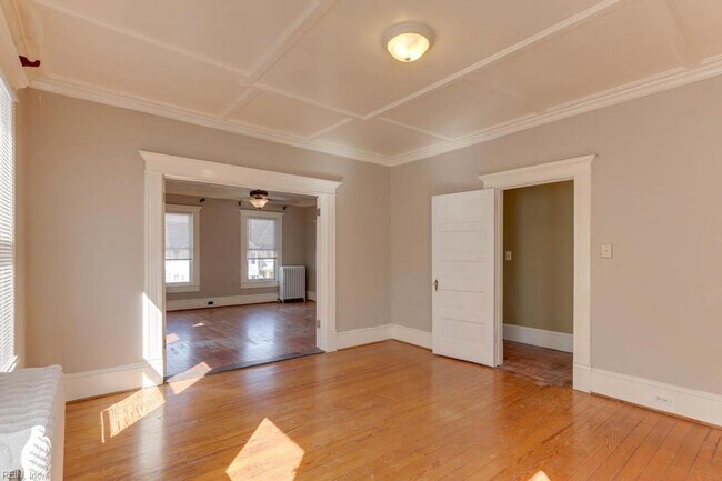 Building Photo - 1051 Naval Ave