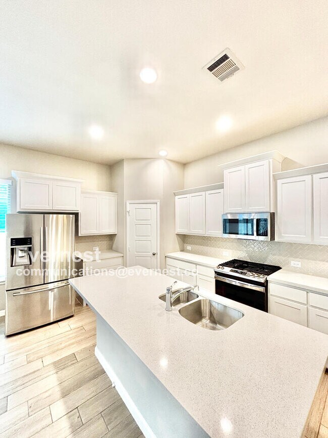 Building Photo - 2412 Bathwick Ln