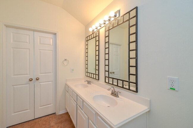 Building Photo - 25523 Lockspur Dr