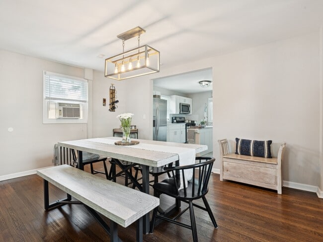 Building Photo - 718 Walnut St.