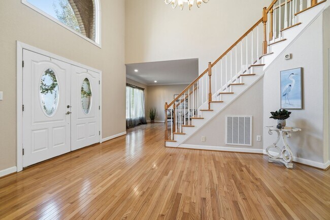 Building Photo - Ready NOW in The Reserve at Great Neck, Top-Rated Schools, Pet Friendly