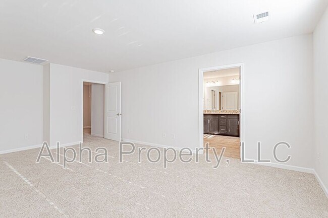 Building Photo - 540 Yellow Fox Rd