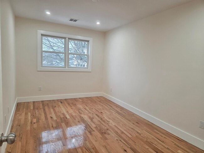 Building Photo - 120 W 44th St