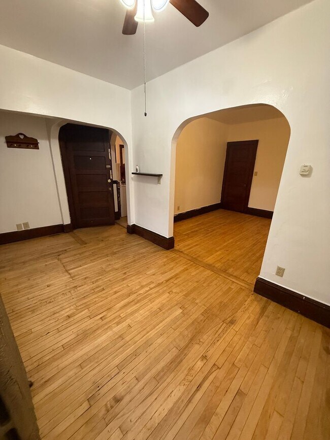 Building Photo - 2252 S 7th St