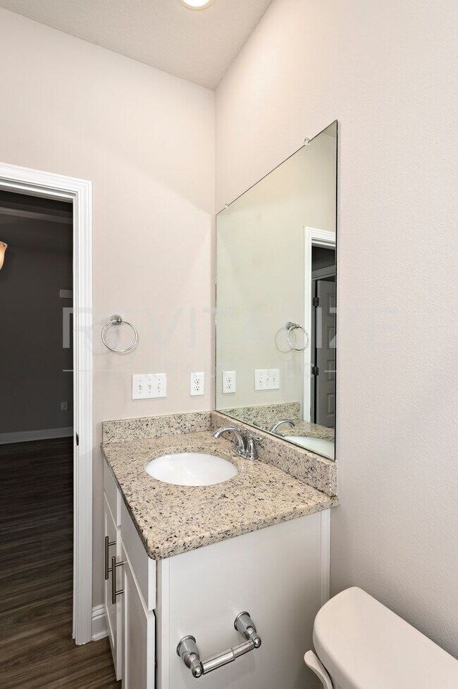 Building Photo - 12941 Sanderling Lp