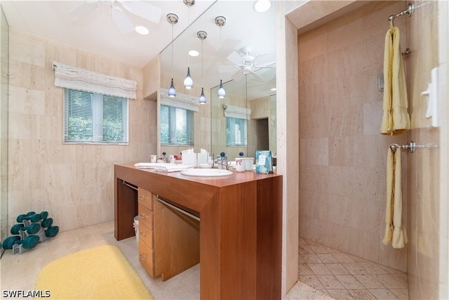 Building Photo - 883 Galleon Dr