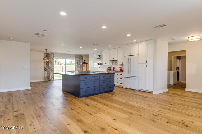 Building Photo - 8420 E Citrus Way