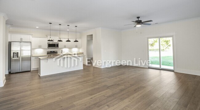 Building Photo - 238 Greenwood Dr