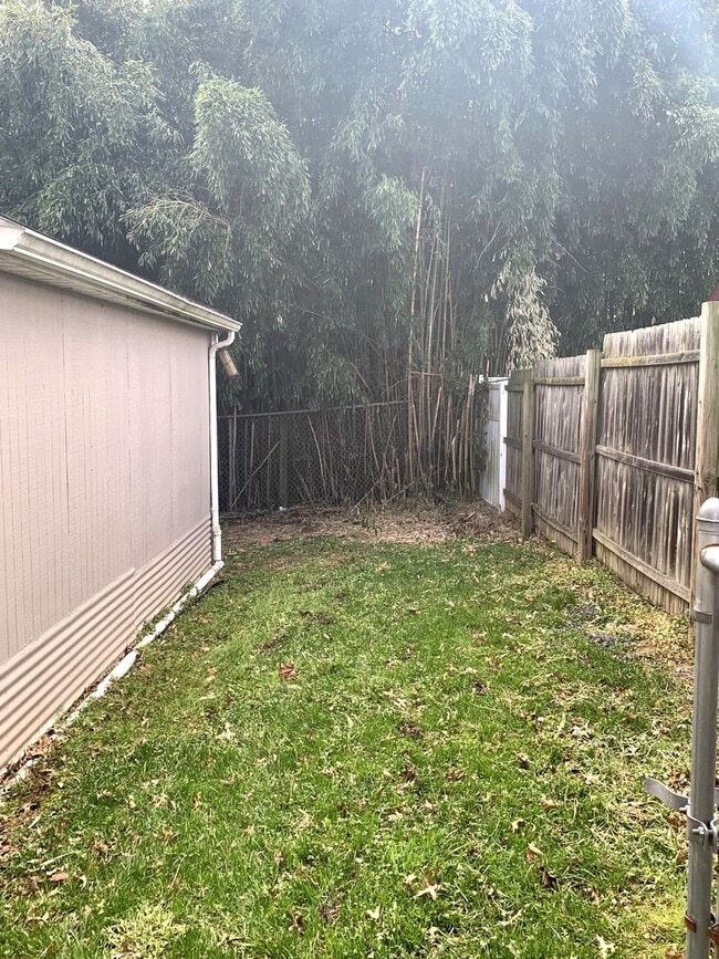 Building Photo - MOVE IN READY, APPLY NOW!!