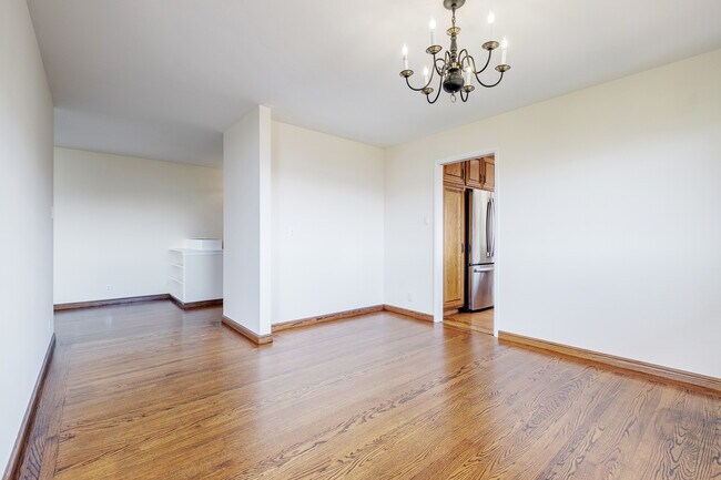 Building Photo - 90 Geldert Dr