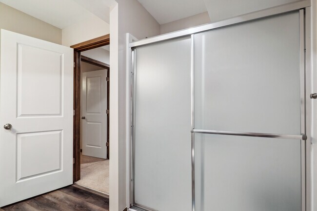 Building Photo - 868 McCollister Ct