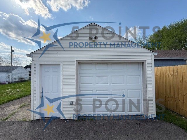 Building Photo - 1026 Francis Ave SE