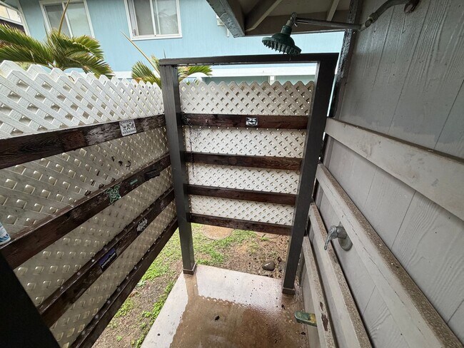 Building Photo - Oceanview Estates Home