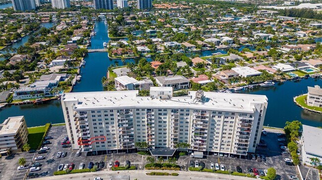 Building Photo - 401 Golden Isles Dr