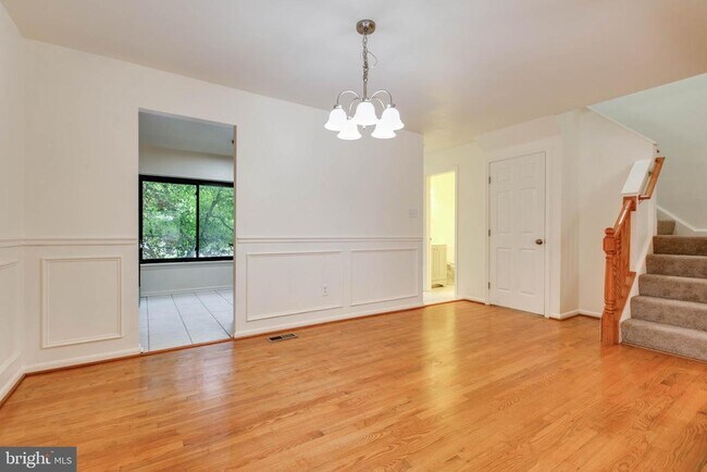 Building Photo - 5461 Enberend Terrace