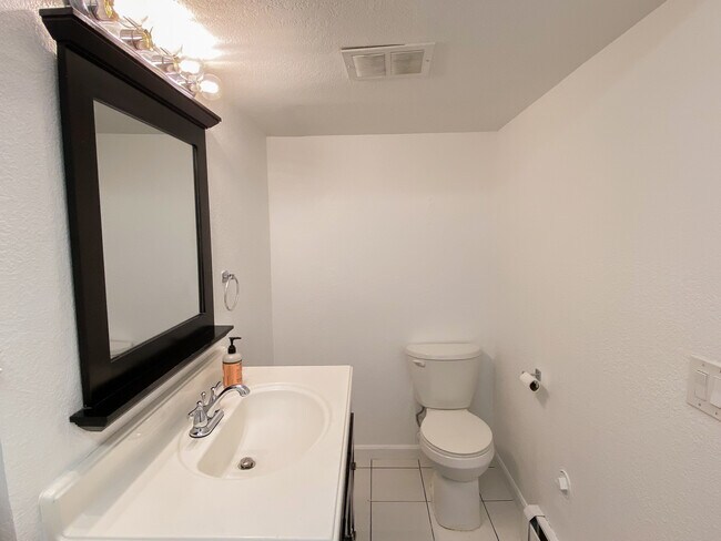 Building Photo - 8367 S Reed St