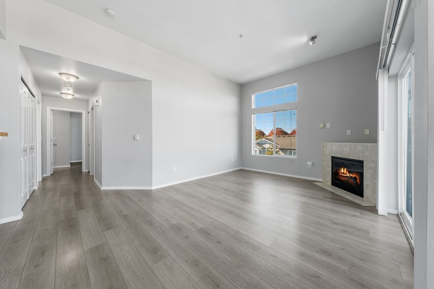 Building Photo - 1132 65th Ct SE