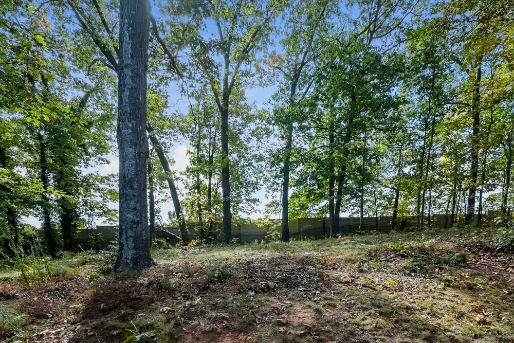 Building Photo - 2407 Oakridge Ct