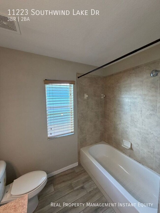 Building Photo - 11223 Southwind Lake Dr