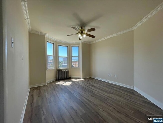 Building Photo - 115 Park Ave