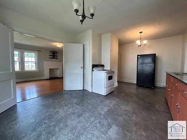 Building Photo - 1118 Oakgrove Ave