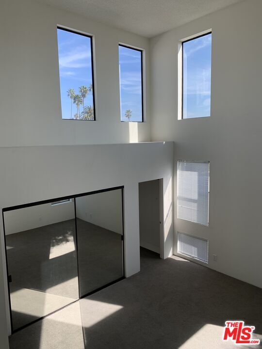 Building Photo - 3675 Keystone Av