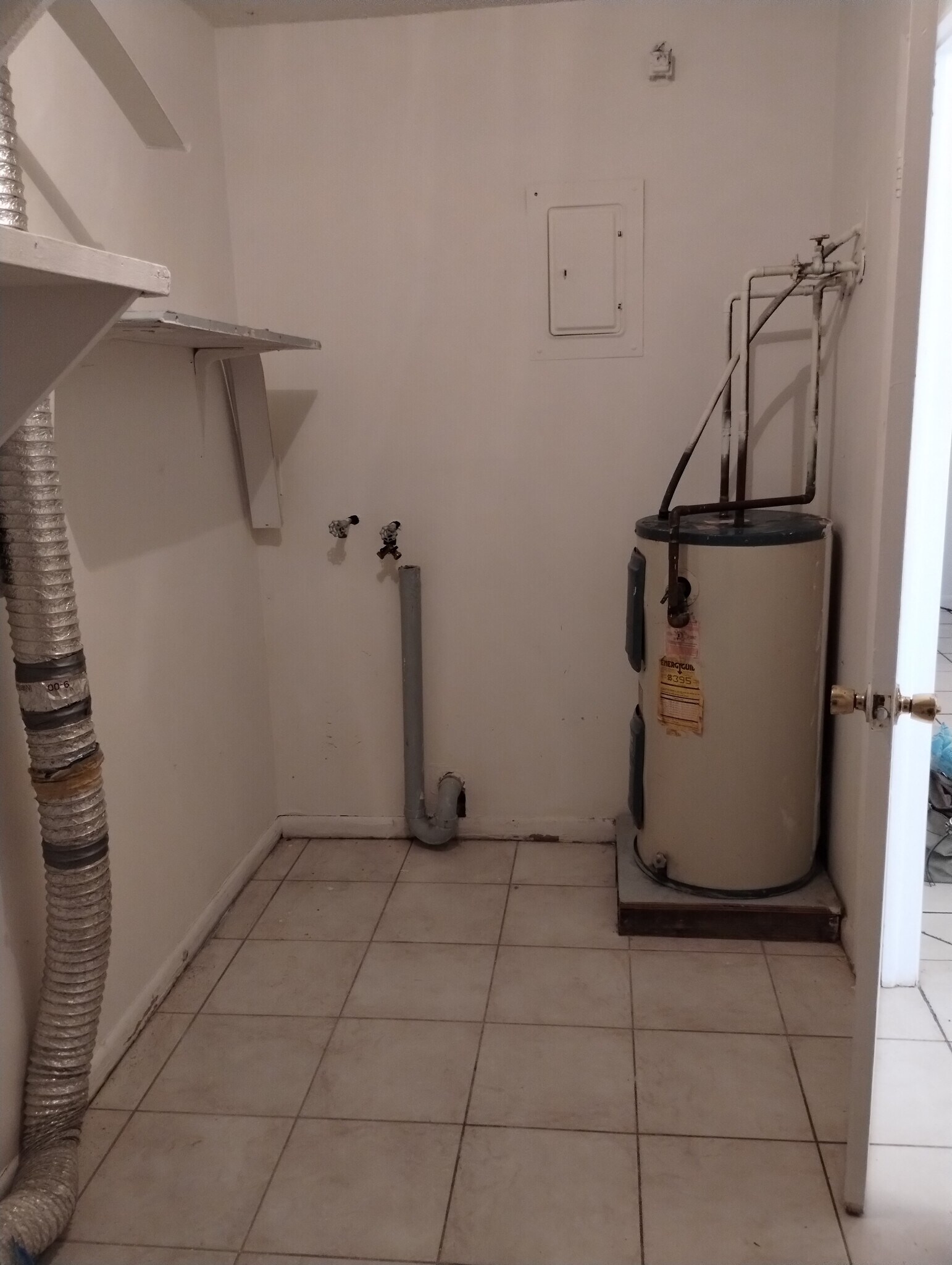 Building Photo - 8034 Orange Ave