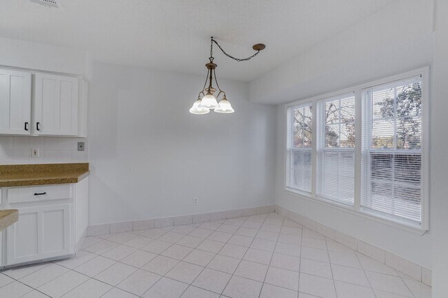 Building Photo - 5722 Shreveport Dr