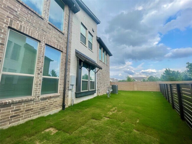 Building Photo - 16518 Amber Patina Ln