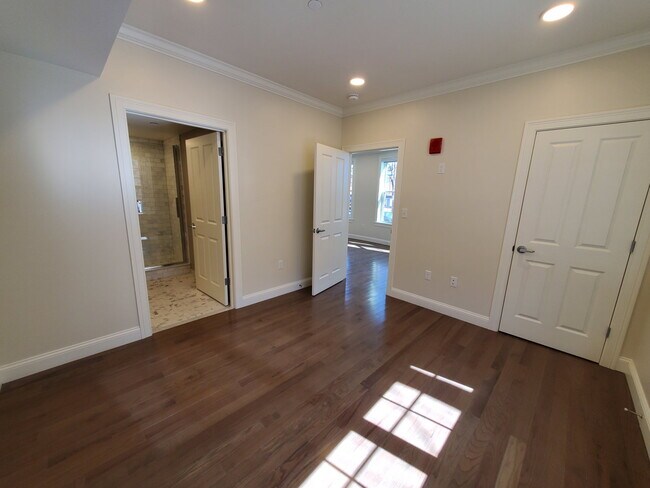 Building Photo - 39 Herrick Rd