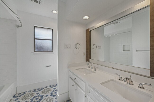 Building Photo - 1706 Cedar Creek Ct