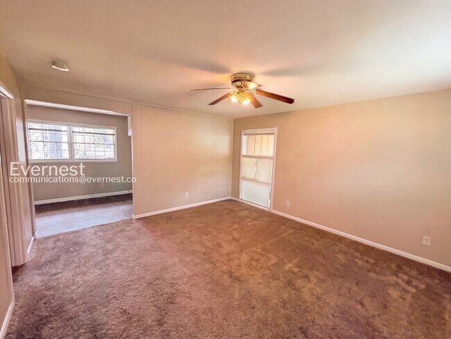 Building Photo - 208 Von Dale Dr