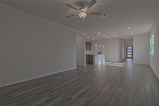Building Photo - 147 Breccia Trl