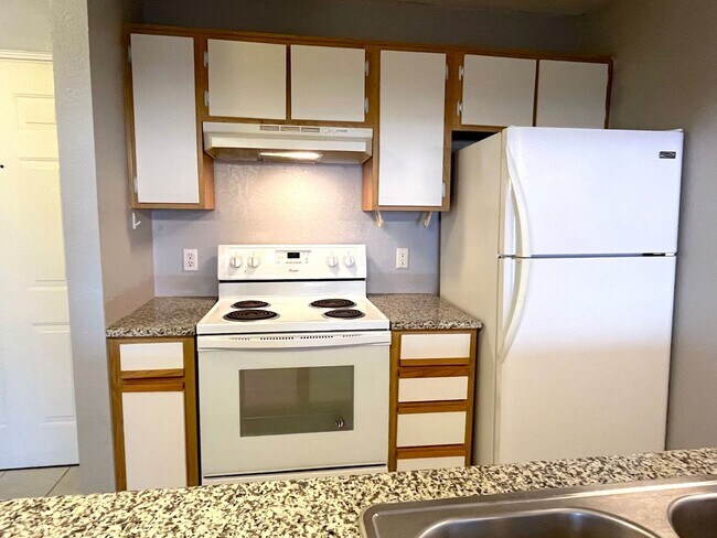 Building Photo - AUGUST 2026 MOVE IN! Spacious 4 Bedroom 4 Bathroom Condo Right on The Bus Route!