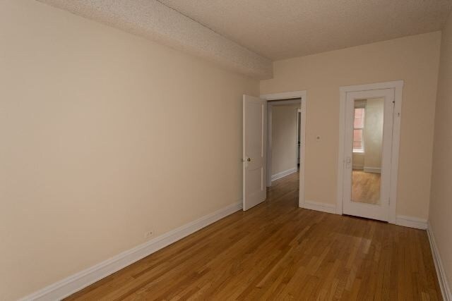 Building Photo - 3522 N Racine Ave