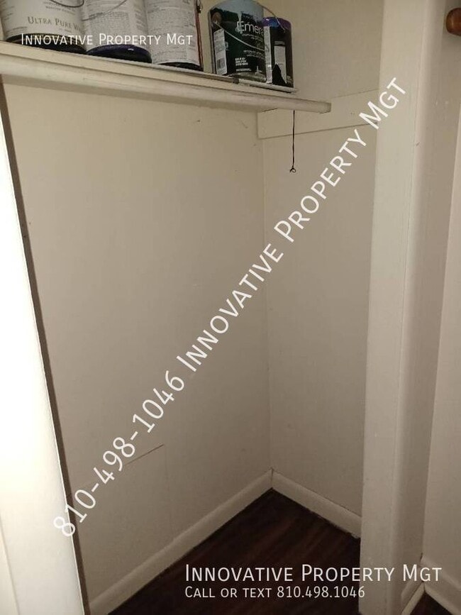 Building Photo - 2213 Savoy Ave