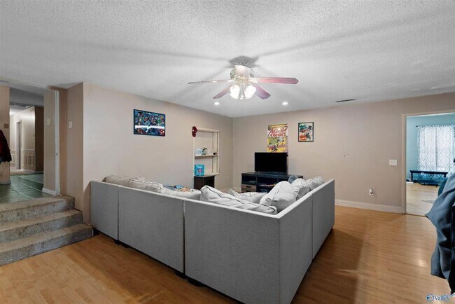 Building Photo - HOME FOR RENT IN PRICEVILLE, AL!