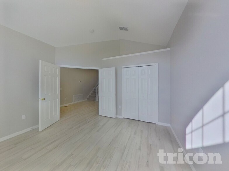 Building Photo - 2800 Playing Otter Ct