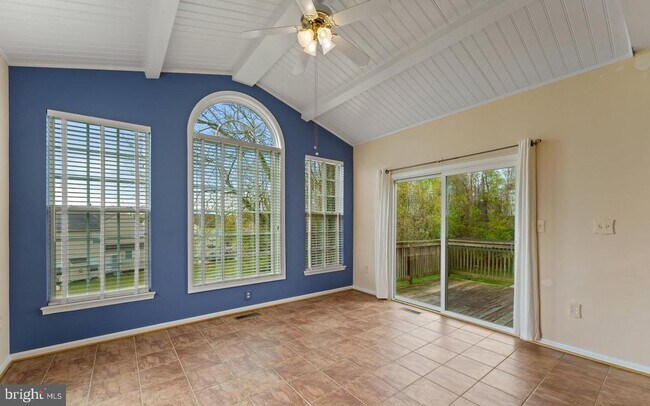 Building Photo - 575 Hunters Rd