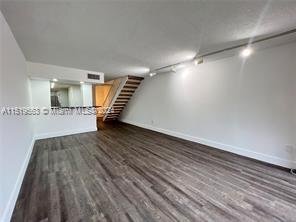 Primary Photo - 9210 Fontainebleau Blvd