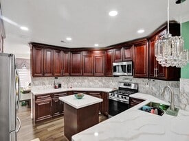 Building Photo - 613 NW 135th Ter