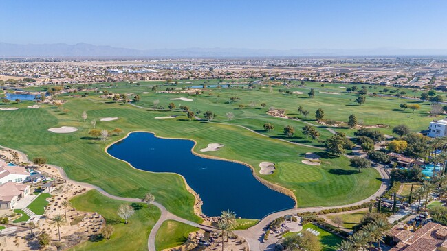 Building Photo - 180 Degrees of Golf Views