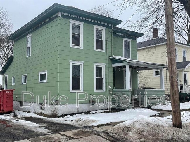 Building Photo - 5 Sheridan St