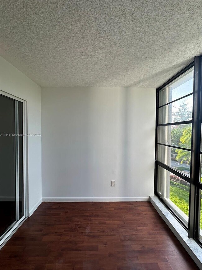 Building Photo - 100 Ocean Ln Dr